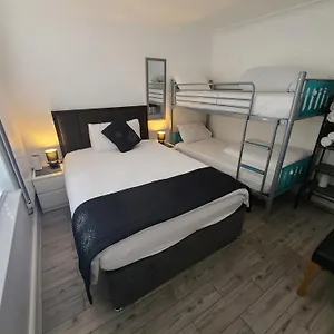 Habitación en casa particular Gatwick Rooms-travel Service-airport Parking, Ifield